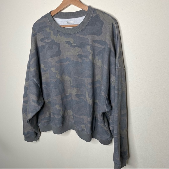 American Eagle Outfitters Tops - American Eagle Camo Sweatshirt large